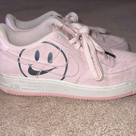 Pink Nike Air Force w Smiley face - Picture 1 of 6